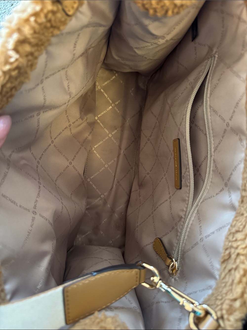 MICHAEL KORS Tan Shearling Tote with Logo Strap - Picture 6 of 8